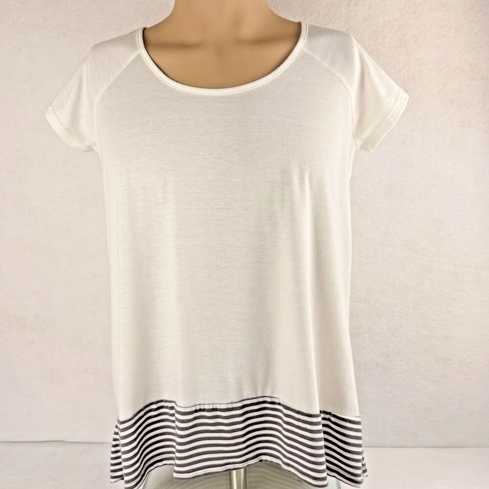 Charming Charlie Flowy Short Sleeve Knit Top White Gray Striped Hem Blouse M 8